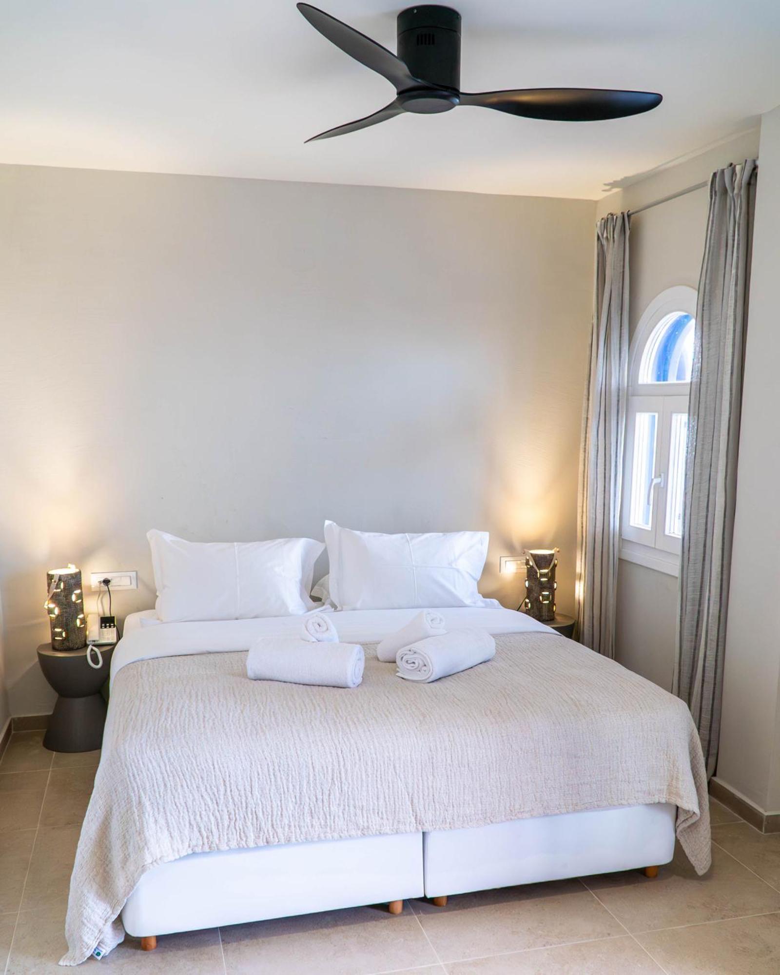 The Noverian Bios Santorini Boutique Hotel 산토리니 객실 사진