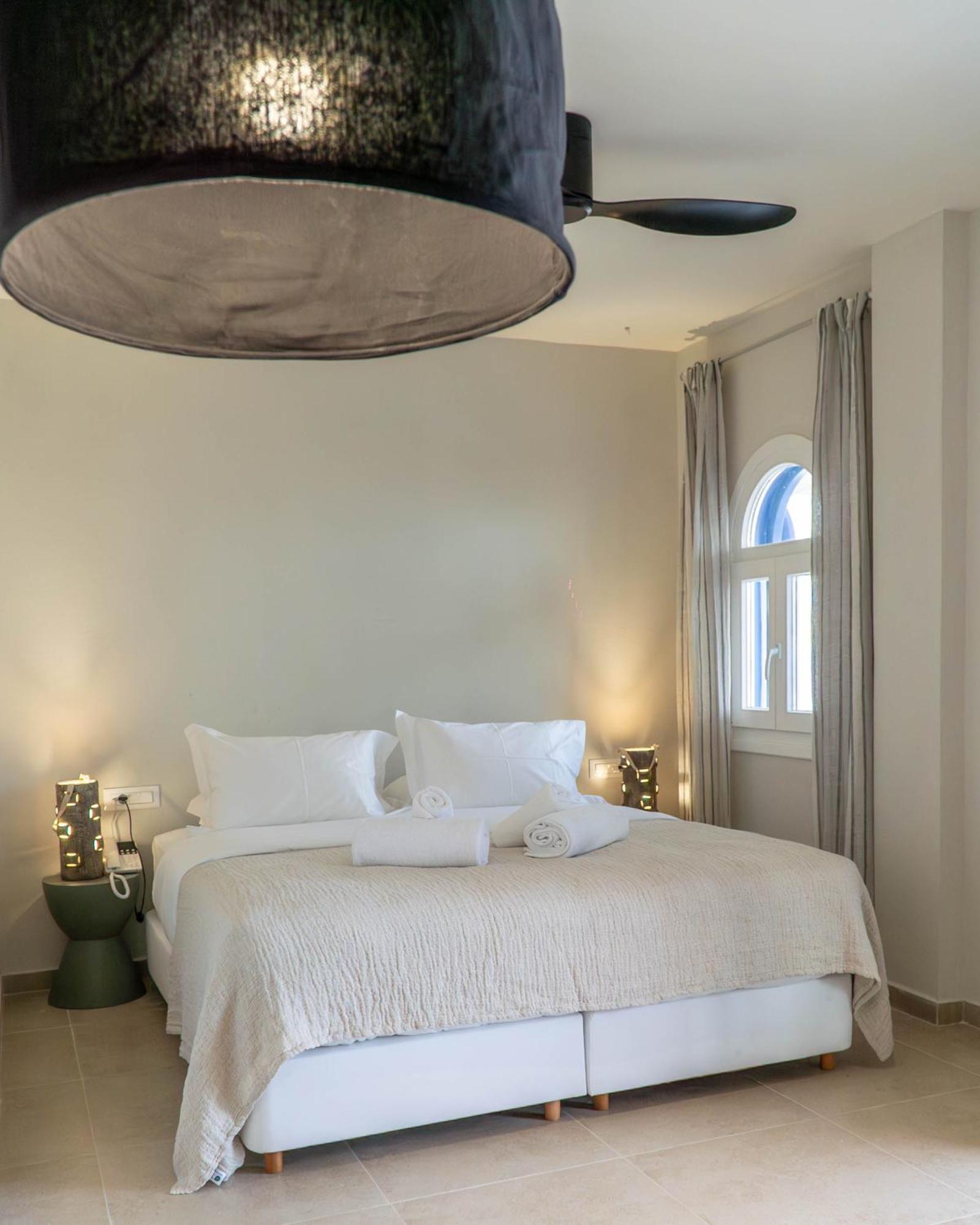 The Noverian Bios Santorini Boutique Hotel 산토리니 객실 사진