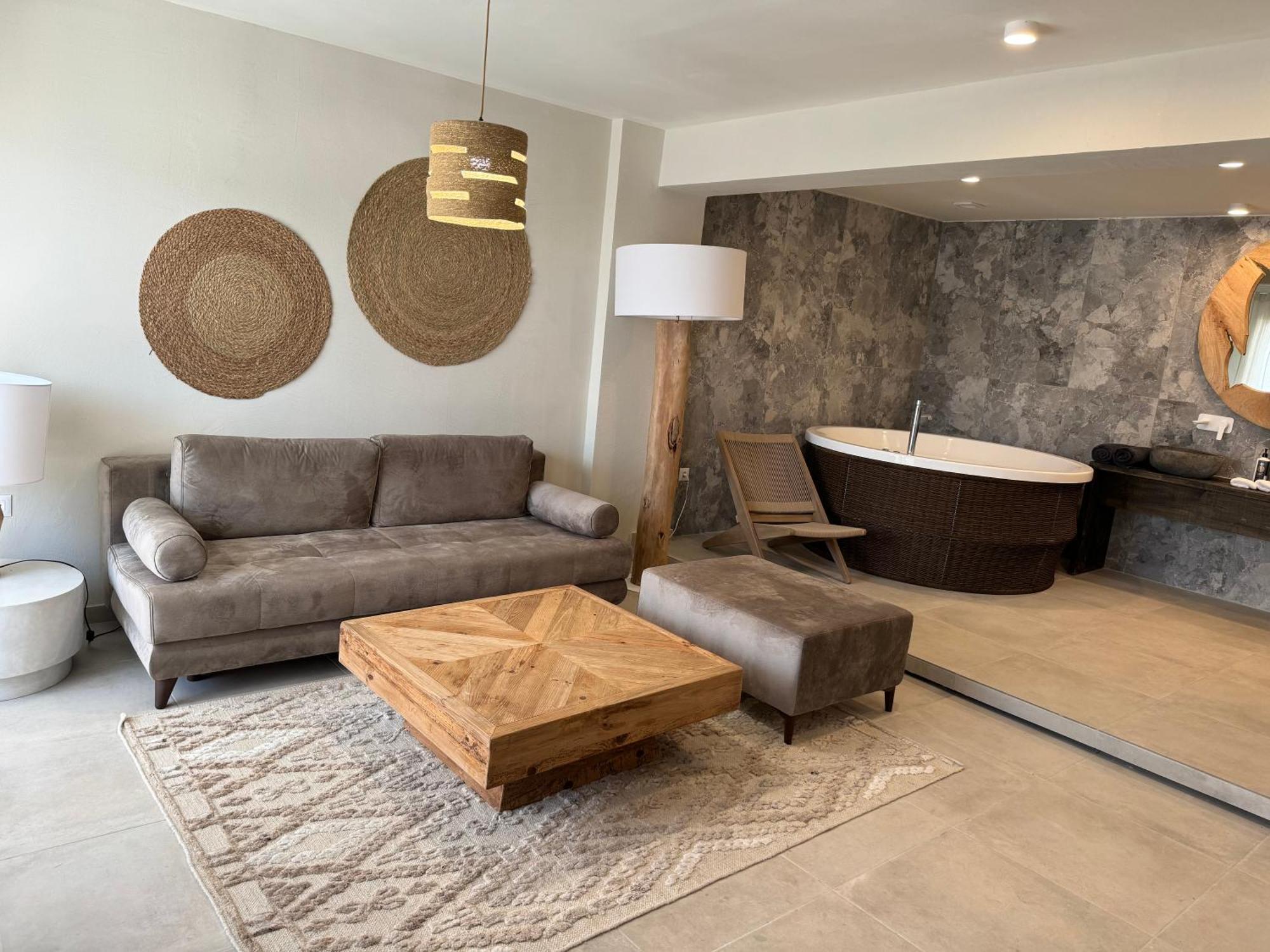 The Noverian Bios Santorini Boutique Hotel 산토리니 객실 사진