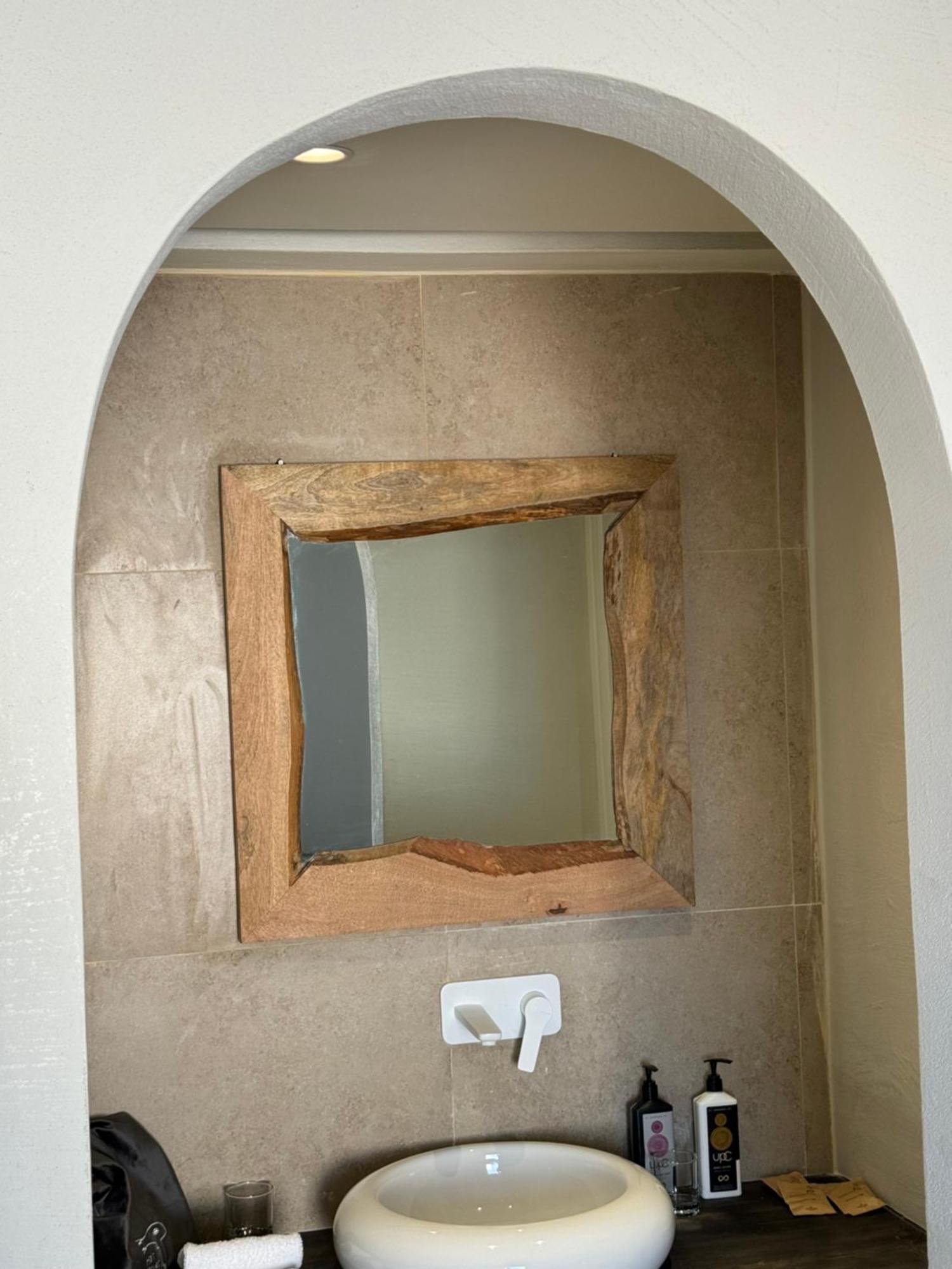 The Noverian Bios Santorini Boutique Hotel 산토리니 객실 사진