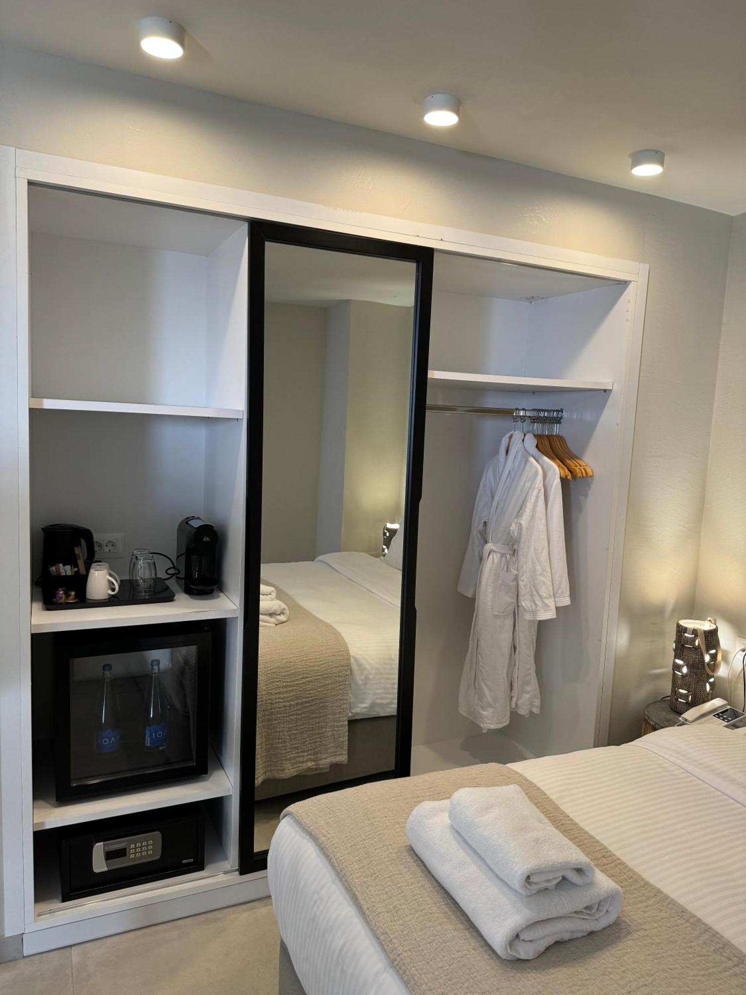 The Noverian Bios Santorini Boutique Hotel 산토리니 객실 사진